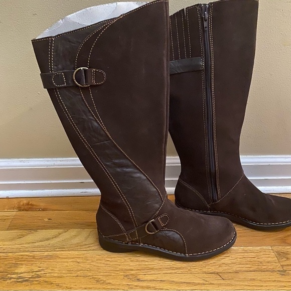 Clarks Suede/Leather Upper Ridding Boots - Picture 4 of 10